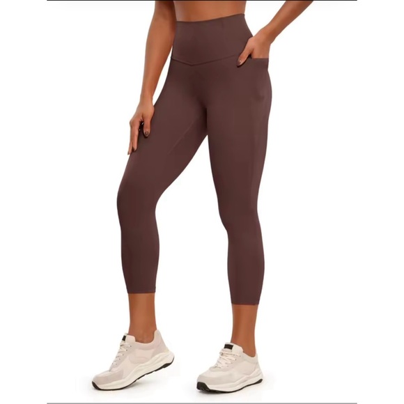 CRZ YOGA Womens Butterluxe High Waist Capri Leggings 23” w Pockets, size Medium - Picture 1 of 4